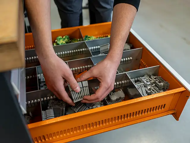 Apprenticeship electronics technician for automation technology